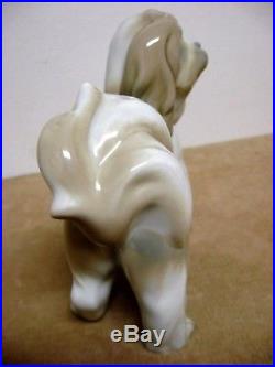 Lladro figurine 4642 DOG an early Lladro 1969 5.5 Adorable