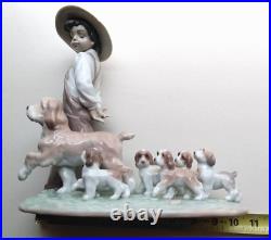 Lladro figurine, My Little Explorers 06828, 9.5 tall, mint cond, with box