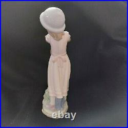 Lladro figurines collectibles 6903 A Warm Welcome, girl and her dog