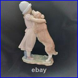 Lladro figurines collectibles 6903 A Warm Welcome, girl and her dog