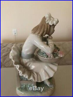 Lladro figurines retired, Country Flirt & Girl with Flowers & Dog