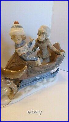 Llardo Porcelain Collectible Figurine 5037 Sleigh Ride Couple w Dog LARGE 19