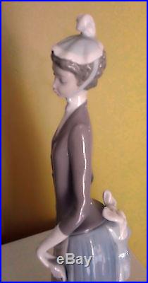 Llardo Retired Figurine Stroll Lady withUmbrella & Dog #4761