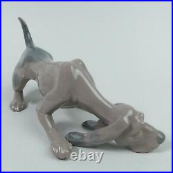 Lovely Lladro Dog Figure Bloodhound Looking For A Clue 5110