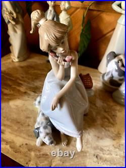 MINT CONDITION LLADRO 5466 CHIT CHAT GIRL ON PHONE WithDOG RETIRED FIGURINE