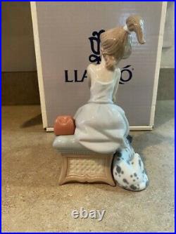 MINT Lladro 5466 Chit Chat Girl on phone with dog at side. Original Box