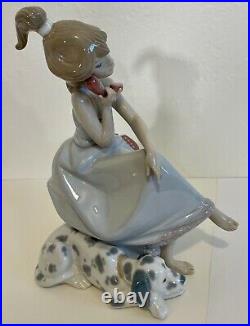 MINT Lladro 5466 Chit Chat Girl on phone with dog at side. Original Box