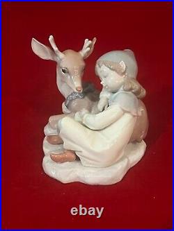 Merry Lladro #6897 A Well Earned Rest Santa's Magical Workshop-excellent/mint