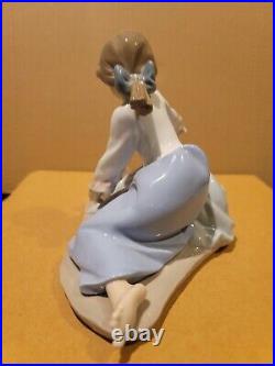 Mint Condition Vintage Lladro Figurine Dog's Best Friend #5688 Girl Covering Dog