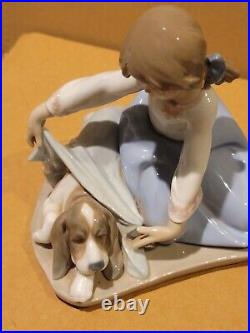 Mint Condition Vintage Lladro Figurine Dog's Best Friend #5688 Girl Covering Dog