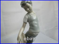 NAO Boy Fighting The Dog Retired Figurine, porcelian # 0161 MINT Lladro Rare