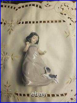 NAO Hand Made in Spain by Lladro Figurine Girl with Dog Daisa 1988 Porcelain