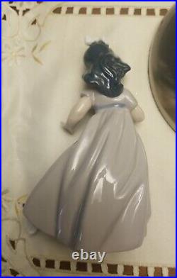 NAO Hand Made in Spain by Lladro Figurine Girl with Dog Daisa 1988 Porcelain