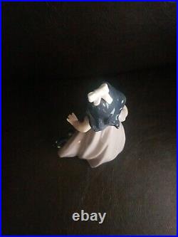 NAO Hand Made in Spain by Lladro Figurine Girl with Dog Daisa 1988 Porcelain