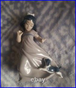 NAO Hand Made in Spain by Lladro Figurine Girl with Dog Daisa 1988 Porcelain