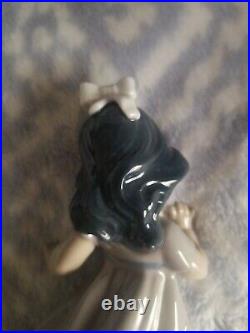 NAO Hand Made in Spain by Lladro Figurine Girl with Dog Daisa 1988 Porcelain