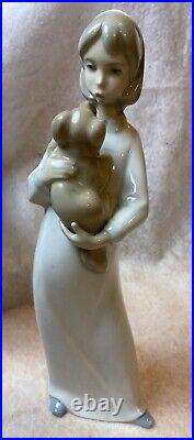 NAO Lladro Puppy Kisses Girl with Puppy Dog Early Impressed NAO Mark Made in Spain