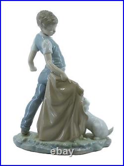 NAO by LLADRO 0161 FIGHTING THE DOG GLOSSY FIGURINE 9.5 H