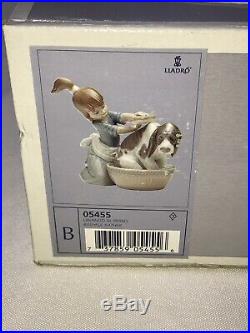 NEW IN BOX Lladro 5455 Bashful Bather Girl Washing Dog Porcelain Figurine 5 Tal