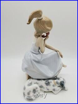 NICE VINTAGE ESTATE LLADRO 5466 CHIT CHAT GIRL ON PHONE WithDOG RETIRED FIGURINE