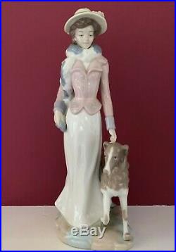 Nadal Lladro #853 Lady Woman Figurine With Bonnet & Scarf Walking Dog