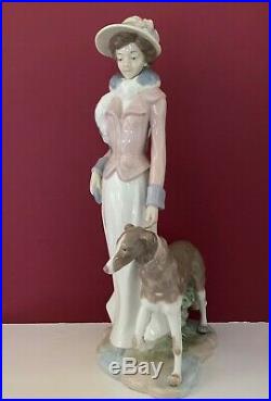 Nadal Lladro #853 Lady Woman Figurine With Bonnet & Scarf Walking Dog