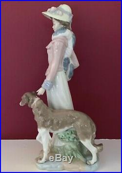 Nadal Lladro #853 Lady Woman Figurine With Bonnet & Scarf Walking Dog