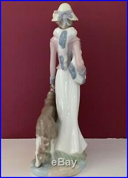 Nadal Lladro #853 Lady Woman Figurine With Bonnet & Scarf Walking Dog