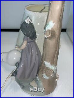 Nao/Lladro Retired Lamp/figurine Girl Chased by Dog In Mint Condition with Box