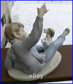 Nao by Lladro Figurine BOY WITH DOG PLAYING #278 Gloss Finish Excellent Conditio
