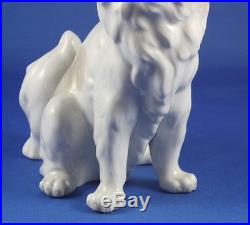 Nao by Lladro Large Pomeranian or Papillon Dog Porcelain Figurine Mint