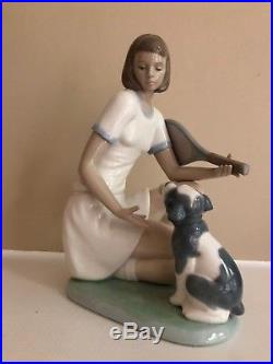 Nao lladro tennis lady with dog, excellent condition