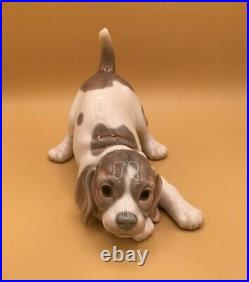 PLAYFUL PUPPY by LLADRO Porcelain Figurine Sculpture Dog Beagle #1070 Retired