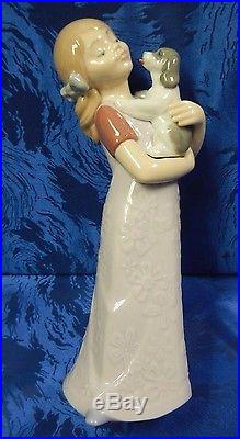 Puppy Cuddles Girl Holding Dog Porcelain Figurine Nao By Lladro #1535