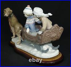 RARE LARGE LLADRO 5037 SLEIGH CHILDREN and SLED-DOG FIGURINE with WOOD BASE 11