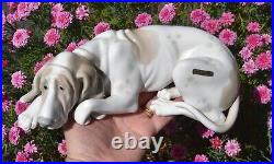 RARE Large Lladro OLD DOG Figurine 1067 / Bloodhound