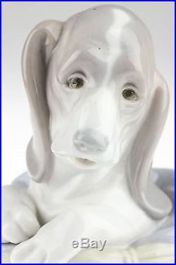 RARE Lladro Dog in Basket #1128 Porcelain Figurine Discontinued 1985 EXCELLENT