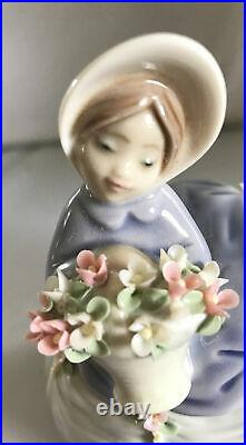 RARE! Lladro Fine Porcelain Figurine Petite Maiden #5383 José Puche Retired