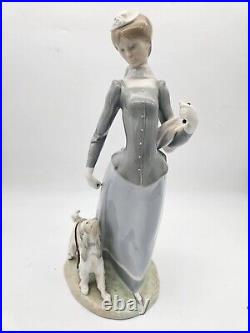 READ! Lladro Woman with Dog WITHOUT Parasol Umbrella Lady with Shawl #4914