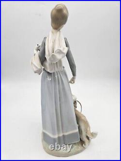 READ! Lladro Woman with Dog WITHOUT Parasol Umbrella Lady with Shawl #4914