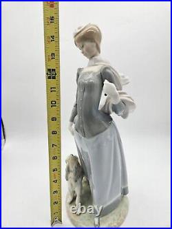 READ! Lladro Woman with Dog WITHOUT Parasol Umbrella Lady with Shawl #4914