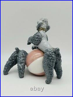 RETIRED #1258 LLADRO PLAYFUL DOGS POODLES WithBALL VINTAGE PORCELAIN FIGURINE