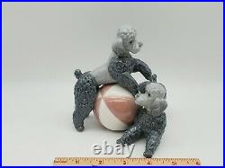 RETIRED #1258 LLADRO PLAYFUL DOGS POODLES WithBALL VINTAGE PORCELAIN FIGURINE