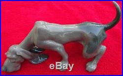 Rare Lladro Sniffing Bloodhound Dog Figure # 5110 Retired 1985