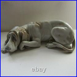 Rare retired porcelain Lladro dog'old dog' figurine bloodhound 1067 PERFECT