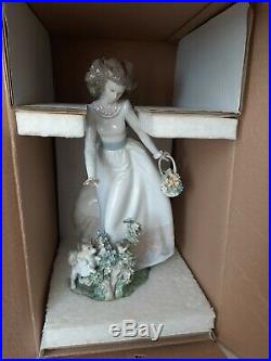 Retired 6639 Lladro Porcelain Figurine Sunday Stroll Flowers in hand WithDog