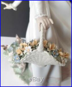 Retired 6639 Lladro Porcelain Figurine Sunday Stroll Flowers in hand WithDog