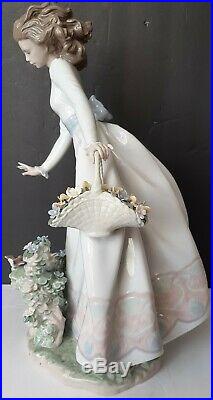 Retired 6639 Lladro Porcelain Figurine Sunday Stroll Flowers in hand WithDog