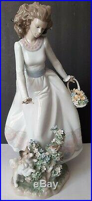 Retired 6639 Lladro Porcelain Figurine Sunday Stroll Flowers in hand WithDog