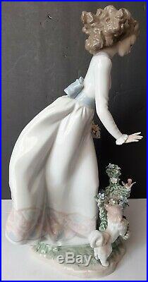 Retired 6639 Lladro Porcelain Figurine Sunday Stroll Flowers in hand WithDog